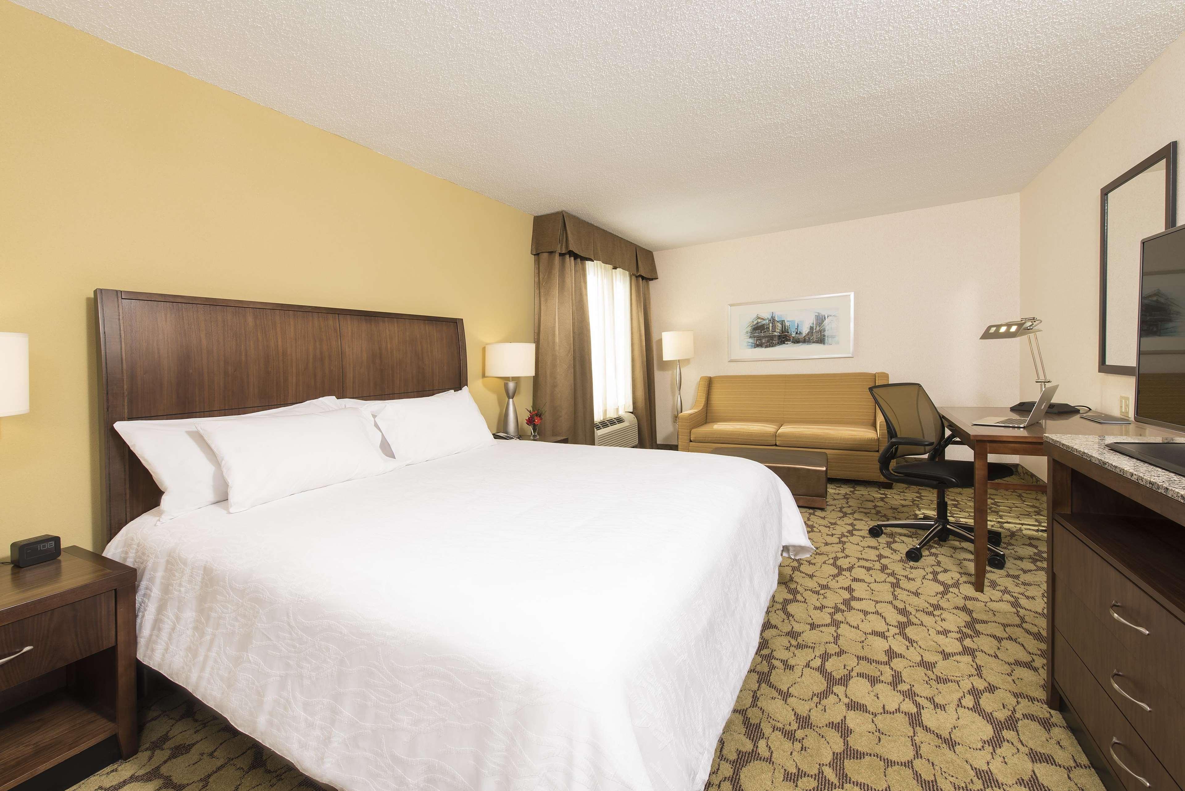 Hilton Garden Inn Louisville Downtown Exterior foto
