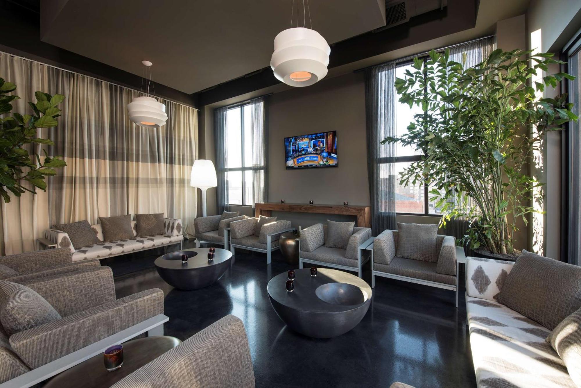 Hilton Garden Inn Louisville Downtown Exterior foto